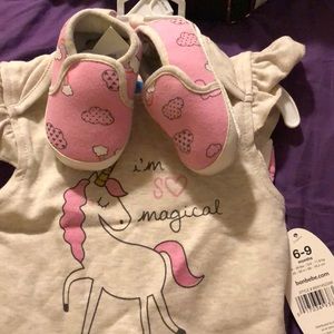 NWT 6-9 Months Adorable Unicorn 3piece Outfit!